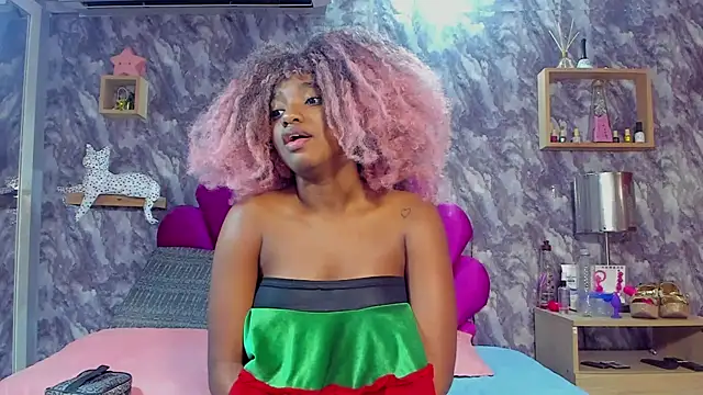 EMMAPARISS online show from October 15, 11:54 am