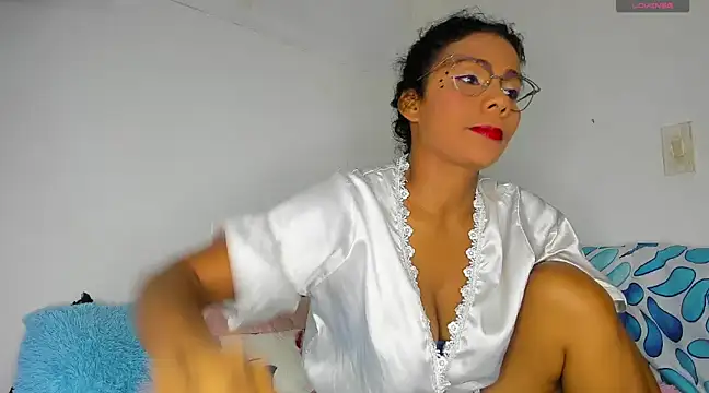 Nenita Hot  online show from March 13, 9:37 pm