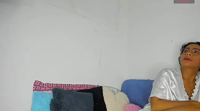 Nenita Hot  online show from March 18, 10:58 pm