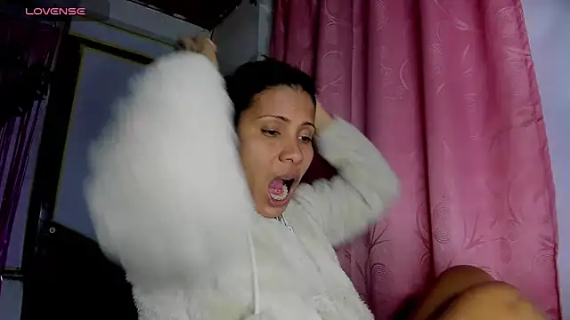 Nenita Hot  online show from September 24, 3:21 am