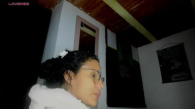 Nenita Hot  online show from September 29, 1:44 am