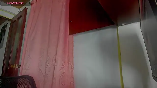 Nenita Hot  online show from November 4, 11:37 pm