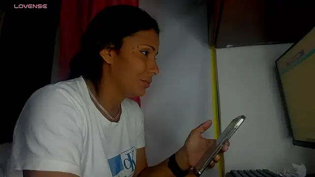 Nenita Hot  online show from January 13, 9:31 pm