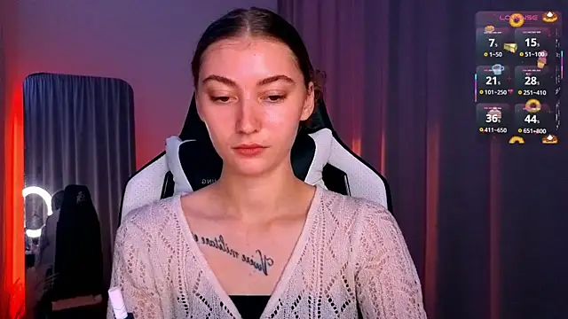 lady curls online show from October 14, 10:10 pm