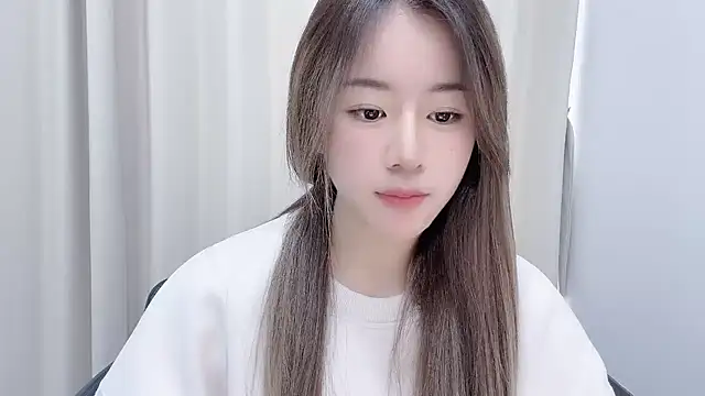 chloe-01 online show from December 17, 4:23 am