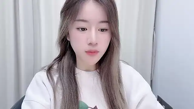 chloe-01 online show from January 14, 12:35 pm