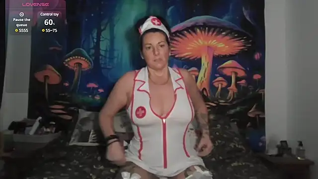 tattoomilf86 online show from December 4, 2:48 pm