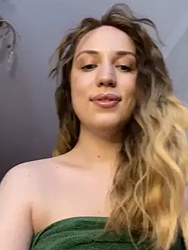 Emily the temptress  online show from March 13, 6:37 am