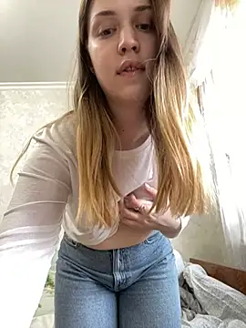 Emily the temptress  online show from March 15, 8:58 am