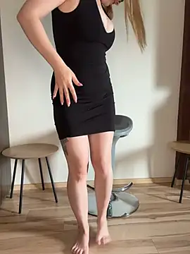 Mia harmati online show from June 7, 12:53 pm