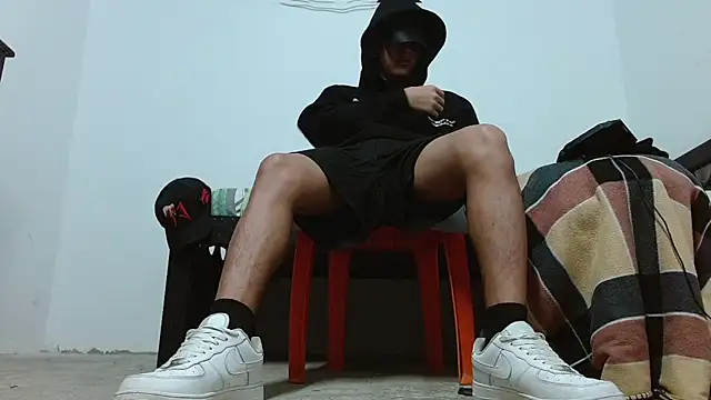 Macho Dom online show from April 14, 11:00 pm