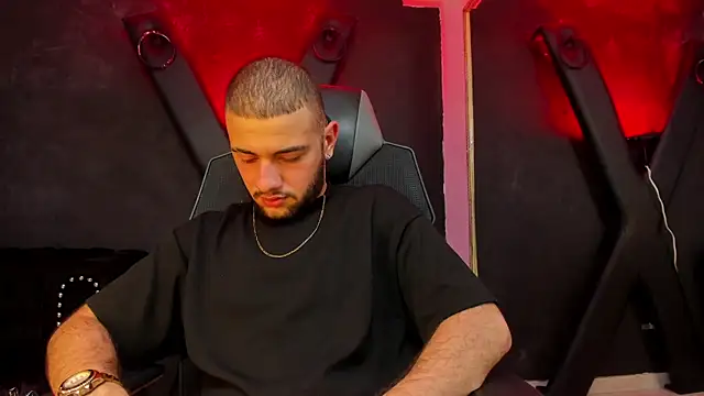 MaximusDick1  online show from September 18, 3:52 am