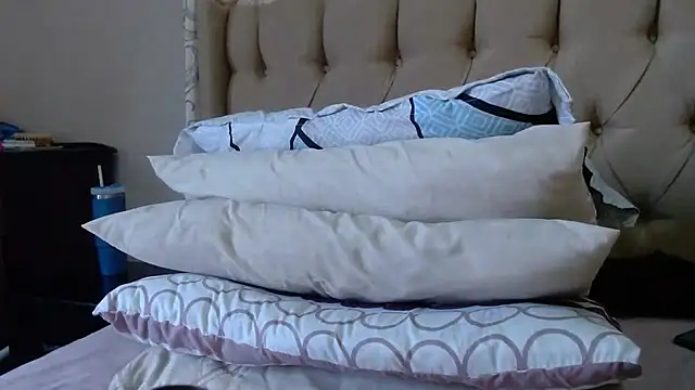Snapshot of QUEENSHEBAxx01 chatting on July 18, 5:55 am QUEENSHEBAxx01 online show from July 18, 5:55 am