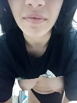 Snapshot of Virgin_Pussy_Love chatting on December 1, 10:21 pm Virgin Pussy Love online show from December 1, 10:21 pm
