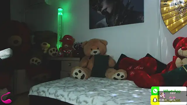 EvelynAisha online show from March 5, 7:27 pm