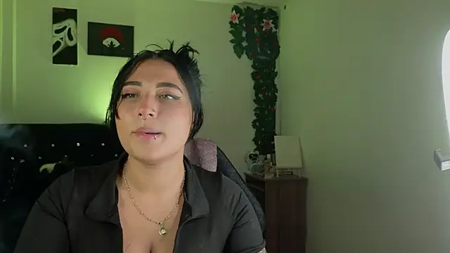 Snapshot of Pauilina chatting on May 21, 9:44 pm Pauilina online show from May 21, 9:44 pm