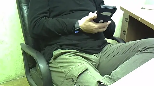 Snapshot of nikdov3 chatting on February 12, 5:02 am nikdov3 online show from February 12, 5:02 am