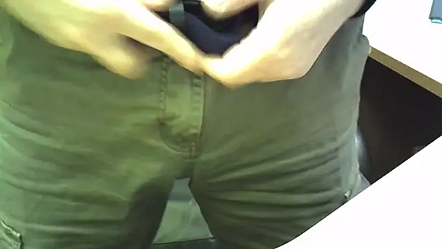 Snapshot of nikdov3 chatting on March 6, 4:42 am nikdov3 online show from March 6, 4:42 am