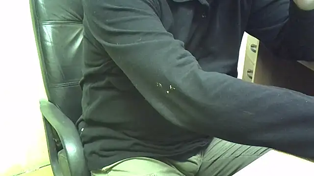 Snapshot of nikdov3 chatting on March 24, 4:39 am nikdov3 online show from March 24, 4:39 am