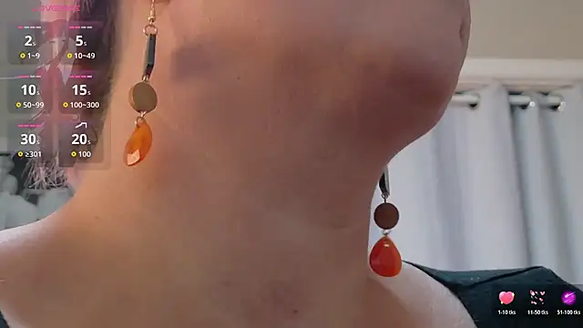 Snapshot of Luna1984 chatting on October 23, 6:17 pm Luna1984 online show from October 23, 6:17 pm