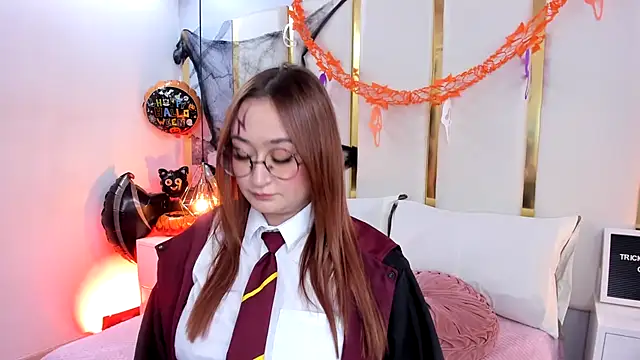 SalommeFlores online show from October 29, 9:27 pm