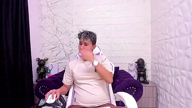 Im Milan Rs online show from February 5, 12:10 am