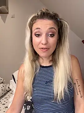 carlaaa online show from October 15, 7:58 pm