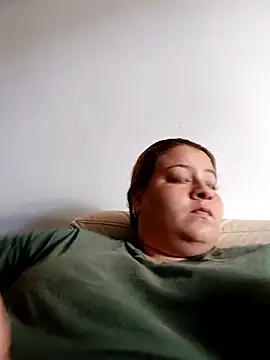 Snapshot of carola_hotwife chatting on December 5, 11:52 am carola hotwife online show from December 5, 11:52 am