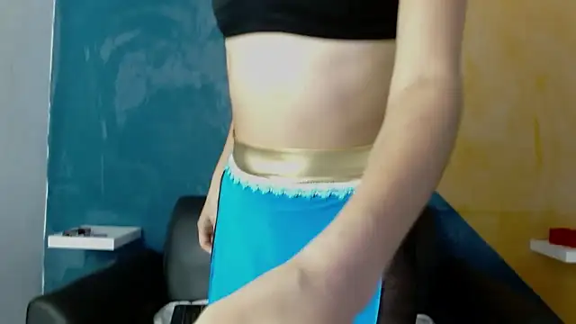 Snapshot of Ambar_Roux_ chatting on January 9, 7:08 pm Ambar Roux online show from January 9, 7:08 pm