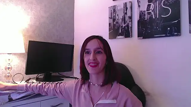 Snapshot of Ambar_Roux_ chatting on January 12, 1:58 pm Ambar Roux online show from January 12, 1:58 pm