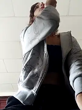 Snapshot of Ambar_Roux_ chatting on October 31, 1:23 pm Ambar Roux online show from October 31, 1:23 pm