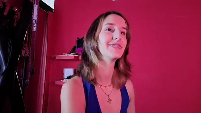 Snapshot of Ambar_Roux_ chatting on December 14, 12:10 pm Ambar Roux online show from December 14, 12:10 pm