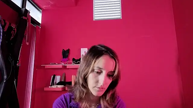 Snapshot of Ambar_Roux_ chatting on December 15, 1:48 pm Ambar Roux online show from December 15, 1:48 pm