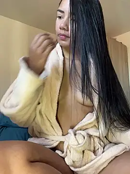 Snapshot of _Luana chatting on December 9, 12:19 pm  Luana online show from December 9, 12:19 pm