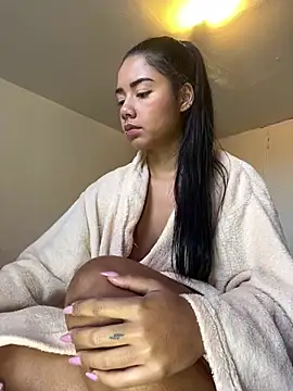 Snapshot of _Luana chatting on December 13, 11:55 am  Luana online show from December 13, 11:55 am