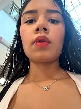 Snapshot of _Luana chatting on October 28, 7:49 pm Luana online show from October 28, 7:49 pm