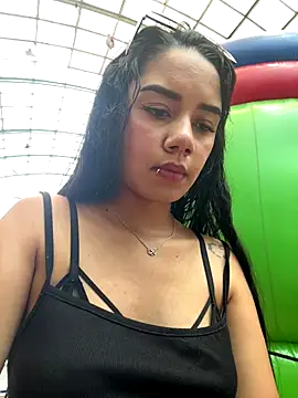 Snapshot of _Luana chatting on November 4, 7:02 pm Luana online show from November 4, 7:02 pm