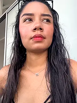 Snapshot of _Luana chatting on December 16, 5:51 pm Luana online show from December 16, 5:51 pm