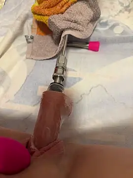 luisa1 online show from April 8, 7:03 pm