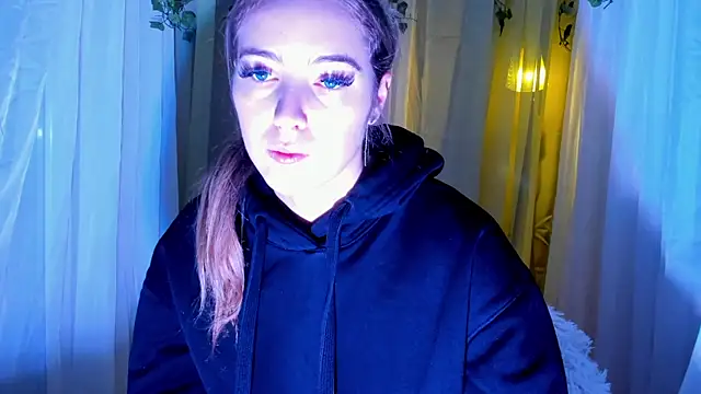 Lioneass online show from December 15, 9:03 am