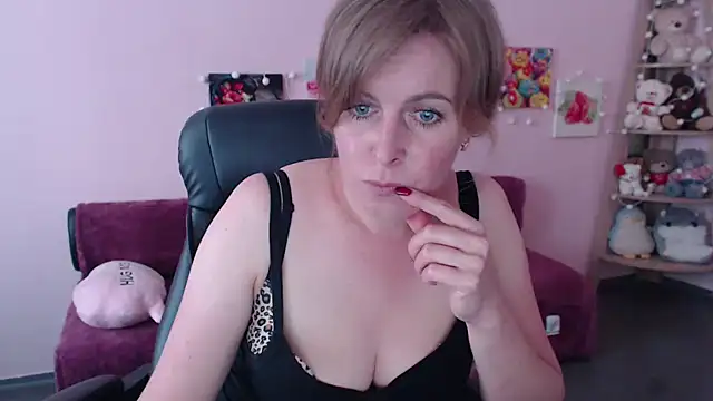 Hot Milady online show from May 22, 7:48 am