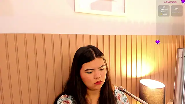 Snapshot of klhoe_boobs chatting on February 8, 4:05 am klhoe boobs online show from February 8, 4:05 am