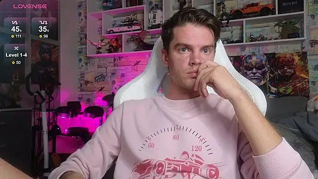 Snapshot of Mike_Burn chatting on October 8, 12:03 pm Mike Burn online show from October 8, 12:03 pm