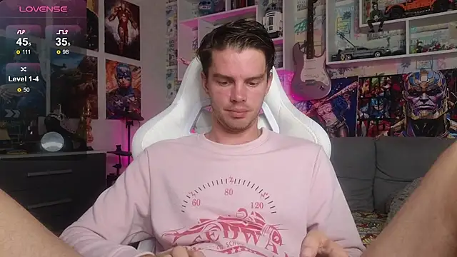 Snapshot of Mike_Burn chatting on October 16, 11:55 am Mike Burn online show from October 16, 11:55 am