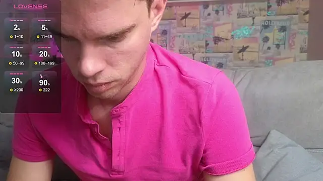 Snapshot of Mike_Burn chatting on October 25, 11:29 am Mike Burn online show from October 25, 11:29 am