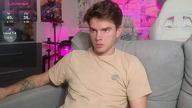 Snapshot of Mike_Burn chatting on December 2, 3:40 pm Mike Burn online show from December 2, 3:40 pm