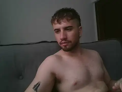 Snapshot of TomAlex chatting on May 5, 1:19 pm TomAlex online show from May 5, 1:19 pm