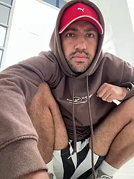 JuanZapata33 online show from December 10, 5:44 pm