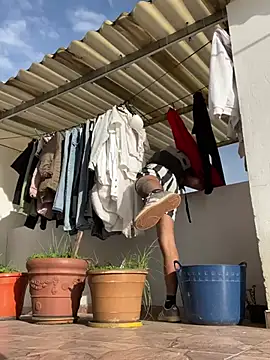 JuanZapata33 online show from December 16, 9:09 pm