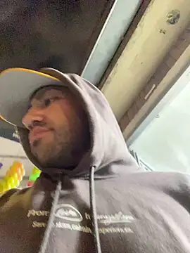 JuanZapata33 online show from December 25, 12:37 am